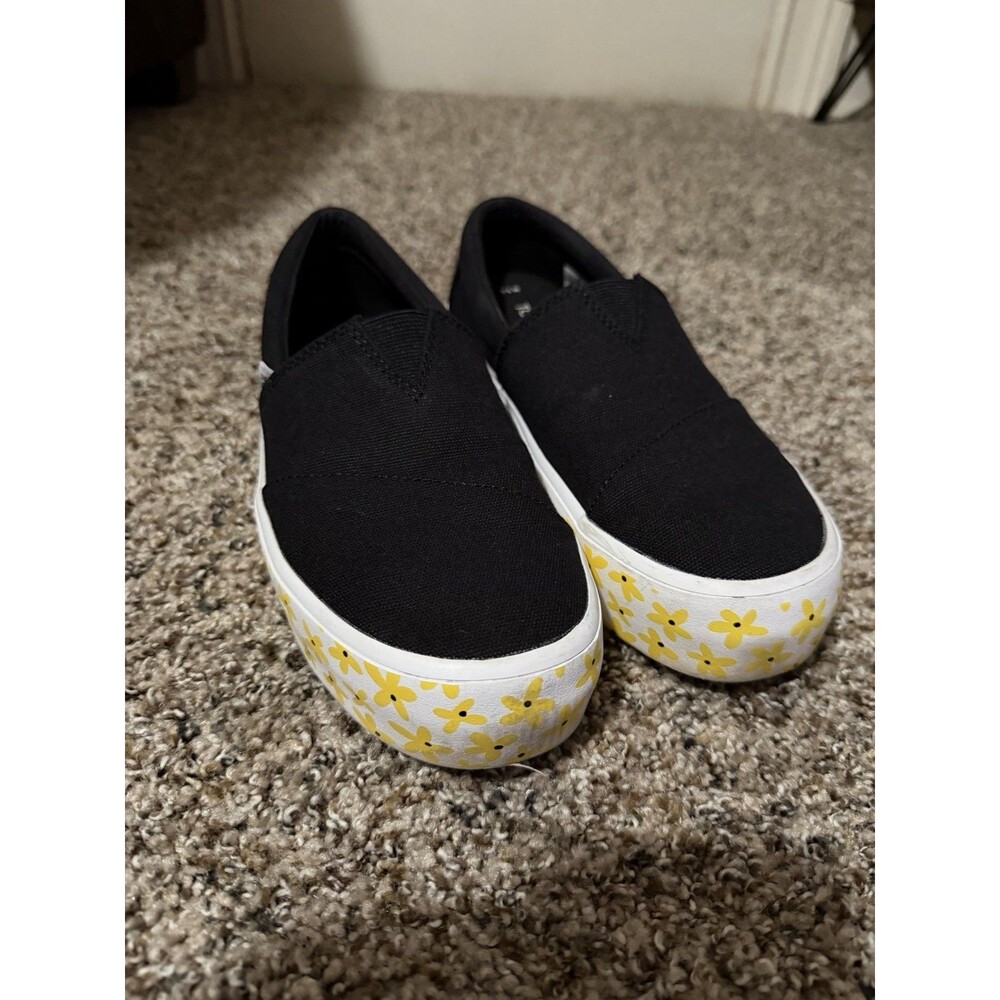 TOMS Black Canvas Yellow Daisy Platform Slip-On Shoes Women’s 7.5